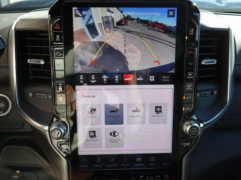 Used 2025 RAM 3500 Laramie image 27