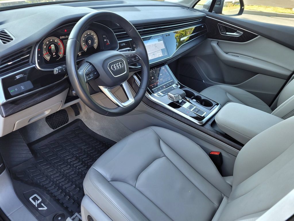 Used 2022 Audi Q7 3.0T Premium Plus w/ Premium Plus Package AWD/4WD image 11
