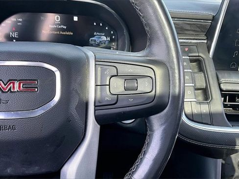 Used 2022 GMC Yukon XL SLT w/ SLT Premium Package image 12