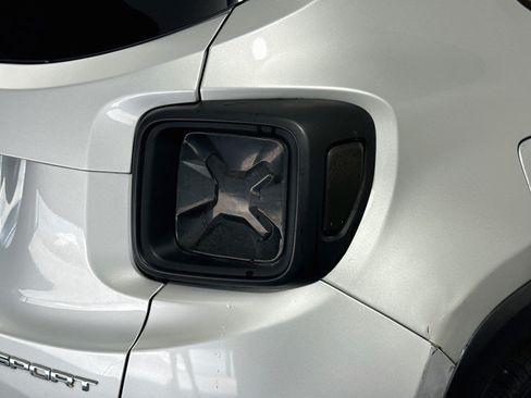 Used 2020 Jeep Renegade Sport w/ Sport Appearance Group FWD image 34