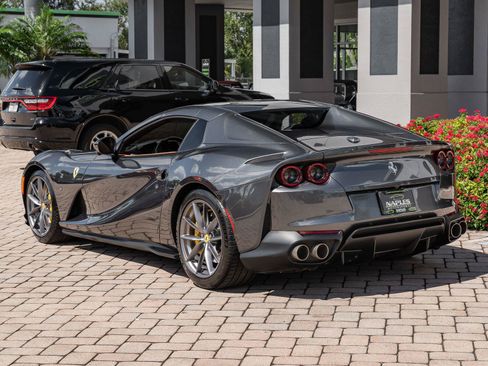 Used 2022 Ferrari 812 GTS RWD image 31