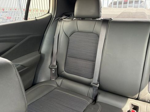 Used 2025 Buick Envista Preferred FWD image 33