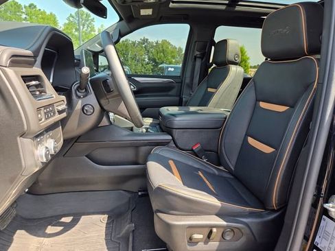 Used 2023 GMC Yukon AT4 w/ Technology Package AWD/4WD image 9