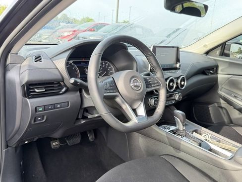 Used 2025 Nissan Sentra SV w/ All-Weather Package FWD image 10