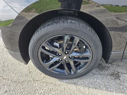 Used 2021 Chevrolet Equinox LT image 11