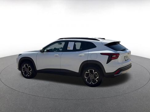 Used 2025 Chevrolet Trax LT image 10