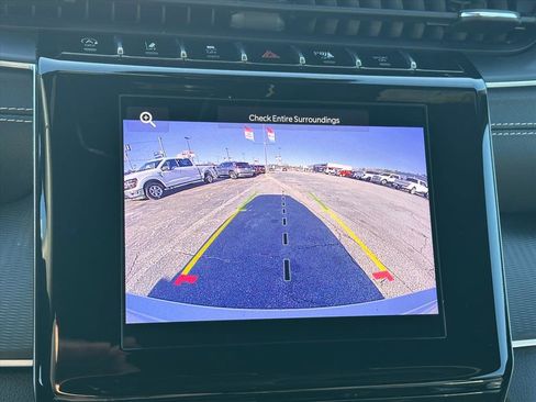 Used 2024 Jeep Grand Cherokee Altitude image 23