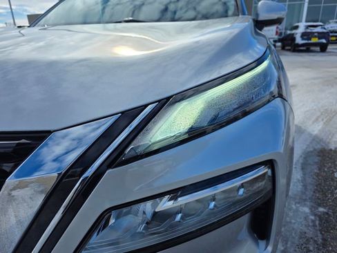 Used 2023 Nissan Rogue SL w/ SL Premium Package image 3