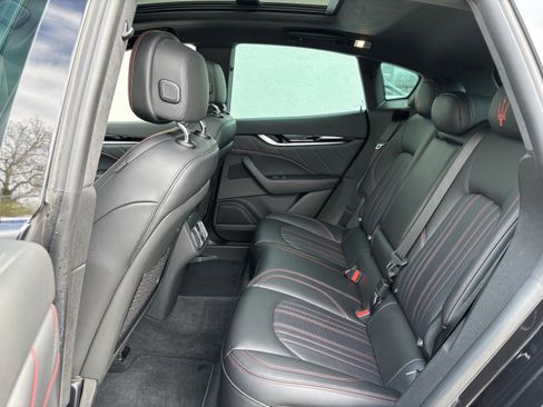 Used 2022 Maserati Levante GT image 11
