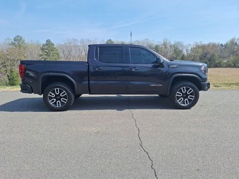 Used 2023 GMC Sierra 1500 AT4X image 2