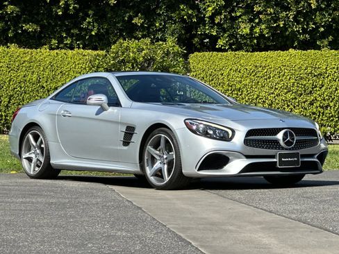 Used 2017 Mercedes-Benz SL 550 image 9