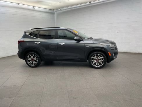 Used 2023 Kia Seltos SX w/ SX Sunroof Package AWD/4WD image 4