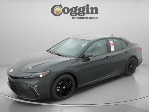New 2026 Toyota Camry SE FWD image 1