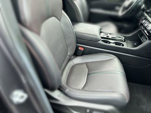 Used 2025 Honda Pilot Black Edition image 28