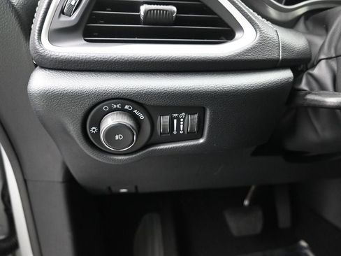 New 2026 Chrysler Pacifica Select image 14