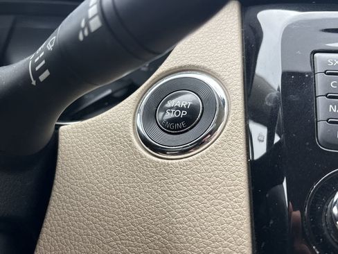 Used 2017 Nissan Rogue SL AWD/4WD image 23