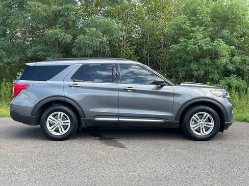 Certified 2022 Ford Explorer XLT w/ Class IV Trailer Tow Package AWD/4WD image 23