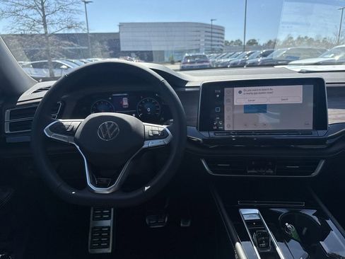 New 2025 Volkswagen Atlas SEL Premium R-Line image 16