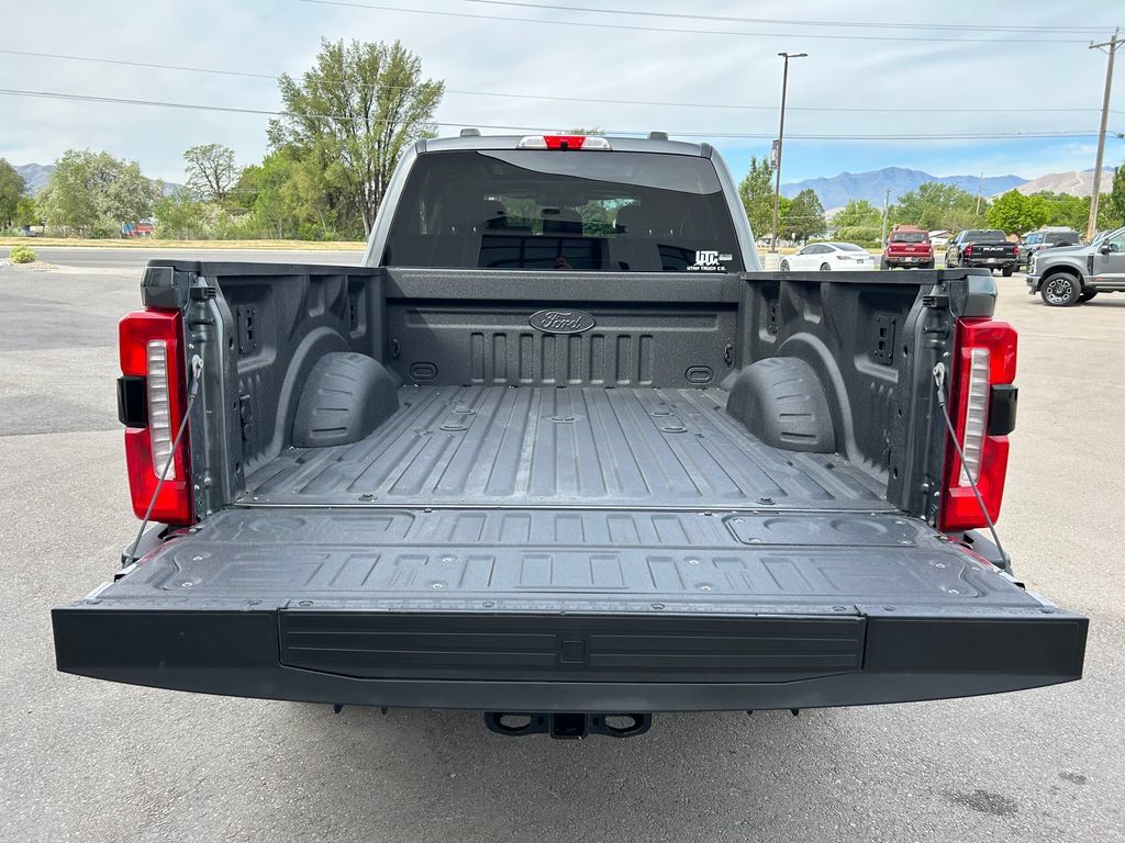 Used 2026 Ford F350 Lariat w/ Black Appearance Package AWD/4WD image 7