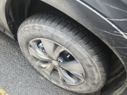 Used 2024 Subaru Ascent Premium w/ Convenience Package image 4