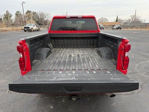 Used 2025 Chevrolet Silverado 2500 Custom w/ Custom Value Package image 5