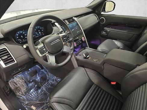 New 2026 Land Rover Discovery S AWD/4WD image 18