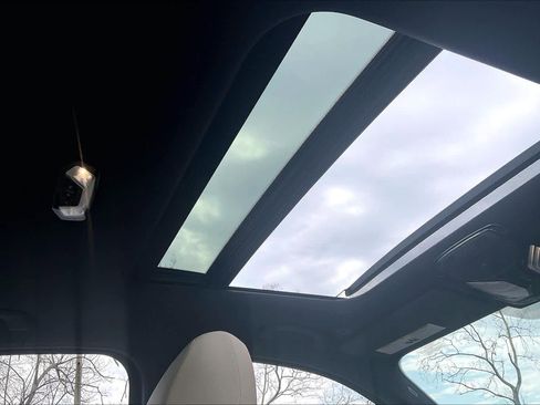 Used 2020 BMW 330i xDrive Sedan w/ Parking Assistance Package image 13