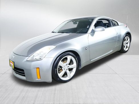 Used 2006 Nissan 350Z Enthusiast w/ (K96) Aerodynamics Pkg RWD image 3