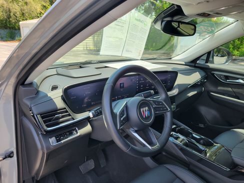 Certified 2025 Buick Envision Preferred AWD/4WD image 26