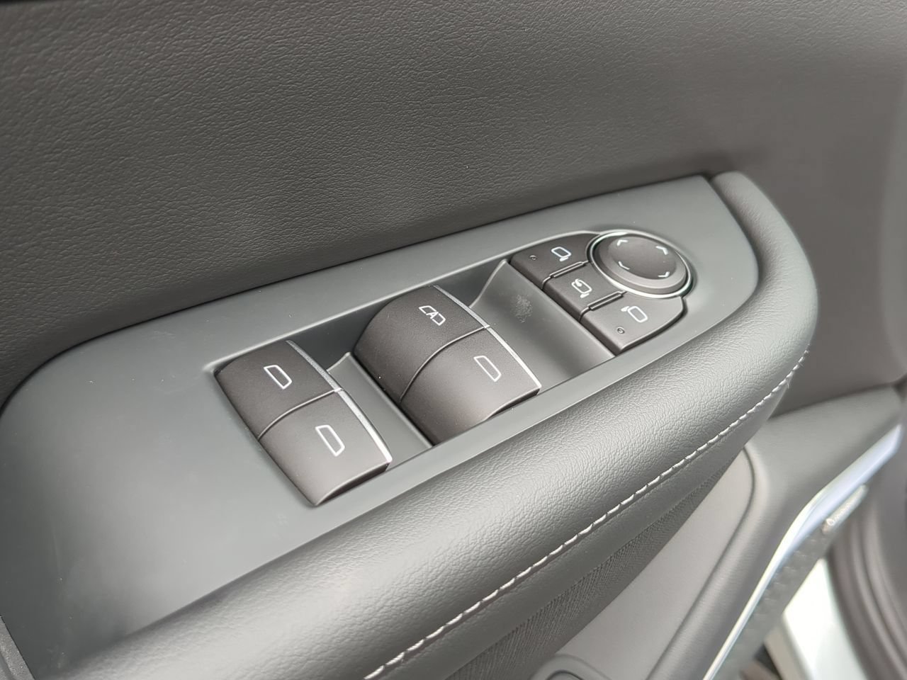 Used 2026 Buick Enclave Sport Touring w/ Power Package FWD image 23
