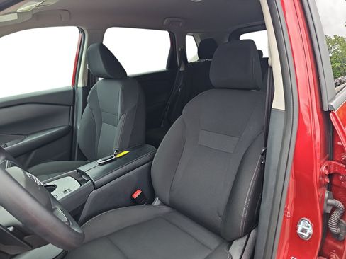 Used 2025 Nissan Rogue S FWD image 12