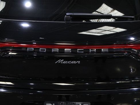 Used 2020 Porsche Macan image 14