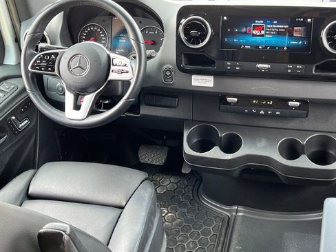 Used 2020 Mercedes-Benz Sprinter 3500 image 14