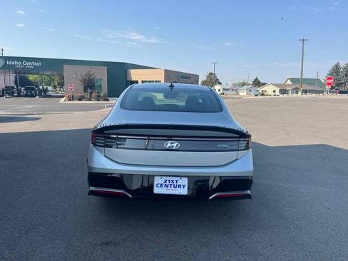 Used 2024 Hyundai Sonata SEL FWD image 11
