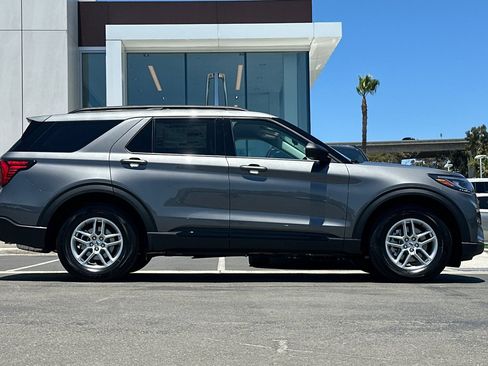 New 2026 Ford Explorer Active w/ Active Comfort Package RWD image 2