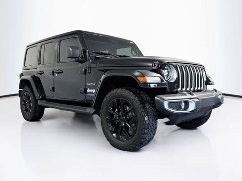 Used 2021 Jeep Wrangler Unlimited Sahara w/ Cold Weather Group AWD/4WD image 7