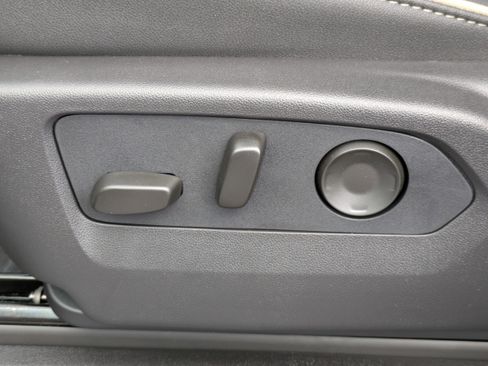 New 2025 Chevrolet Suburban Premier image 11