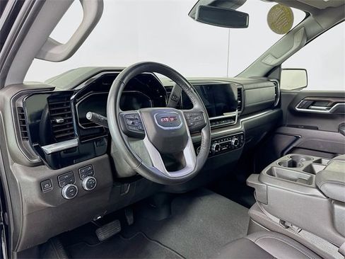 Used 2024 GMC Sierra 1500 SLT image 9