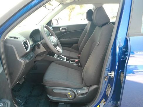 Used 2023 Hyundai Venue SE FWD image 14