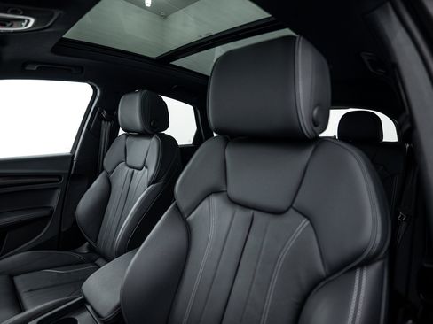 Certified 2025 Audi Q5 2.0T Premium Plus w/ Premium Plus Package image 13