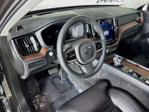 Certified 2024 Volvo XC60 T8 Ultimate w/ Protection Package Premier image 9