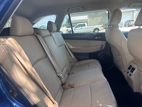 Used 2016 Subaru Outback 2.5i Limited AWD/4WD image 24