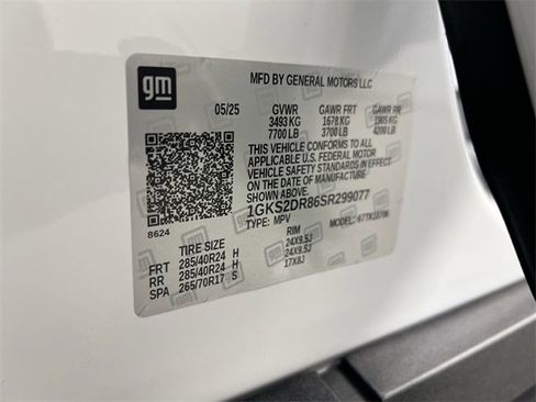 Used 2025 GMC Yukon Denali w/ Denali Reserve Package image 35