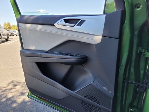 New 2026 Volkswagen Taos SE FWD image 25