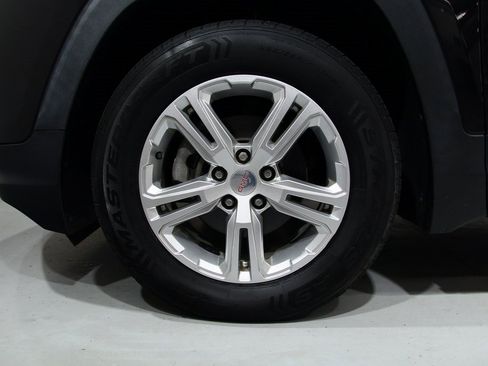 Used 2019 GMC Terrain SLE w/ Driver Convenience Package image 16