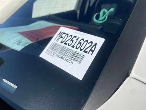 Used 2025 BMW X5 xDrive40i w/ Premium Package image 23