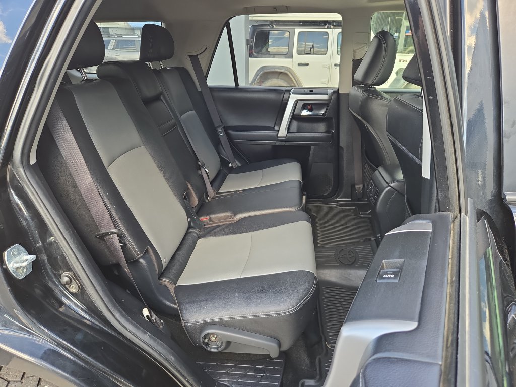 Used 2021 Toyota 4Runner SR5 Premium w/ Moonroof Package AWD/4WD image 17
