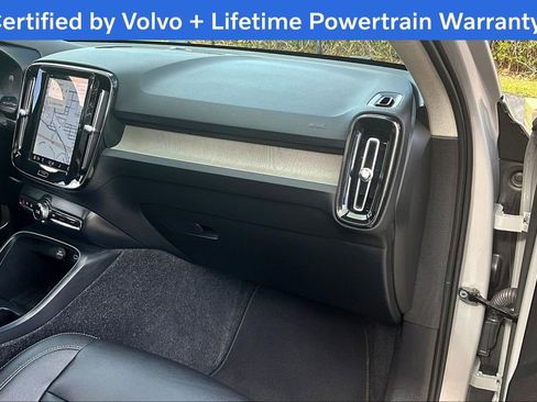 Certified 2025 Volvo XC40 B5 Core image 20