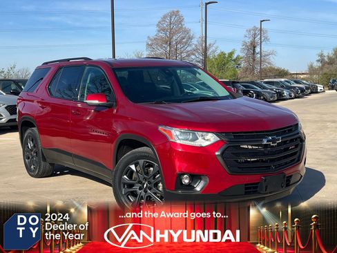 Used 2021 Chevrolet Traverse RS image 1