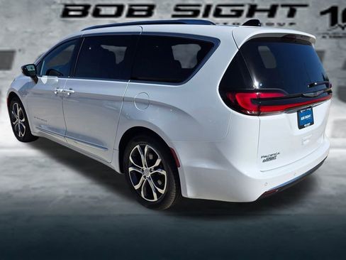 New 2026 Chrysler Pacifica Pinnacle image 3